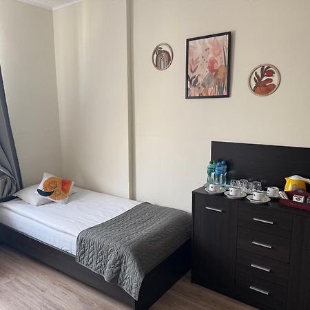 Bedrooms Piotrkowska 64 Lodź Bagian luar foto